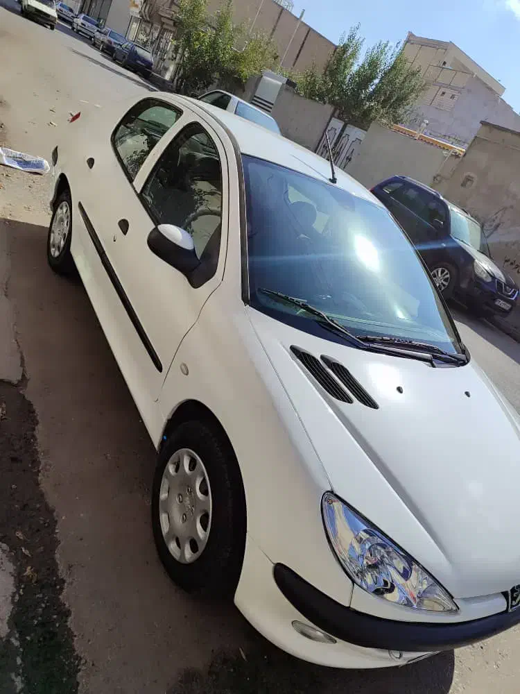پژو ۲۰۶ صندوق دار v8 - 1393