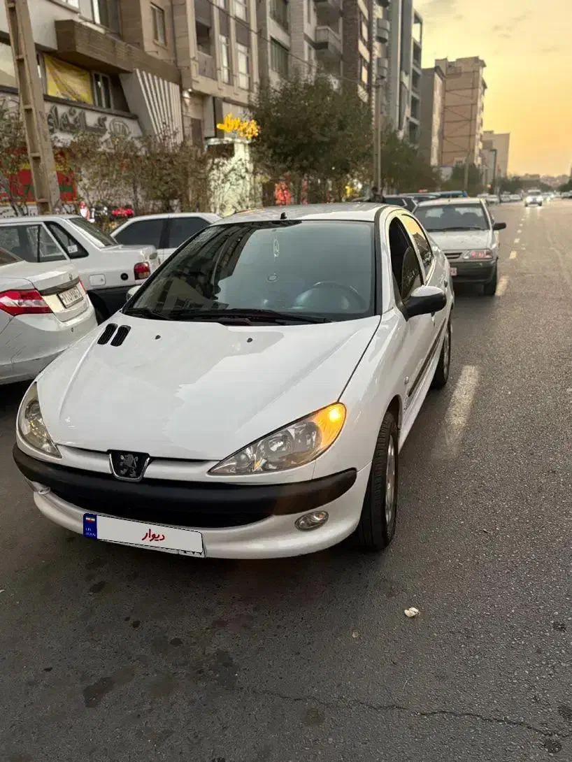 پژو ۲۰۶ صندوق دار v8 - 1398
