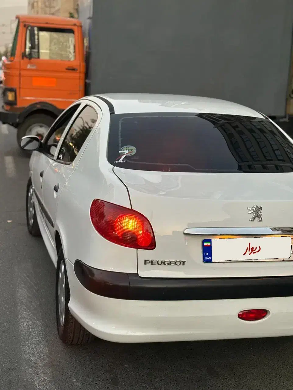 پژو ۲۰۶ صندوق دار v8 - 1398
