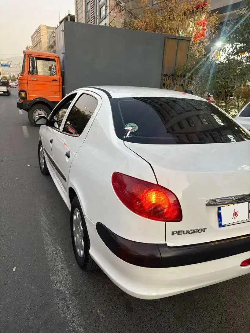 پژو ۲۰۶ صندوق دار v8 - 1398