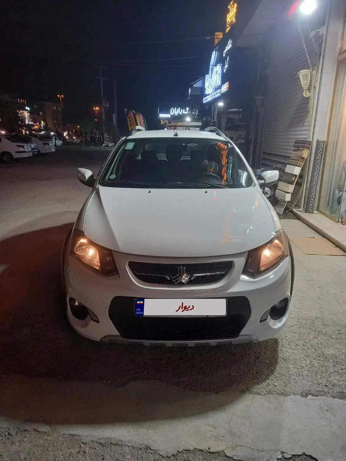 خودرو کوییک، معمولی آگهی ann_20840366