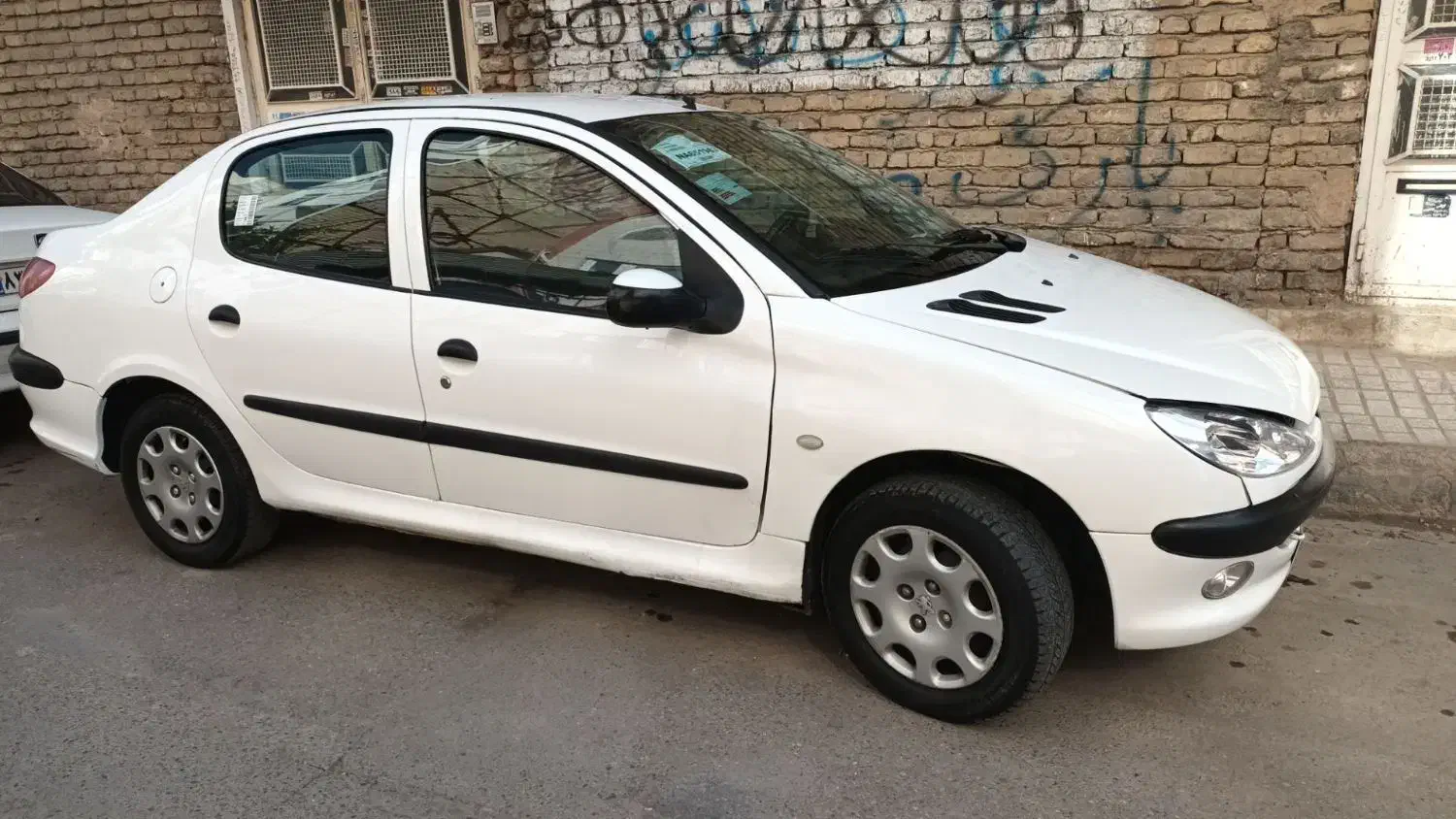 پژو ۲۰۶ صندوق دار v8 - 1397
