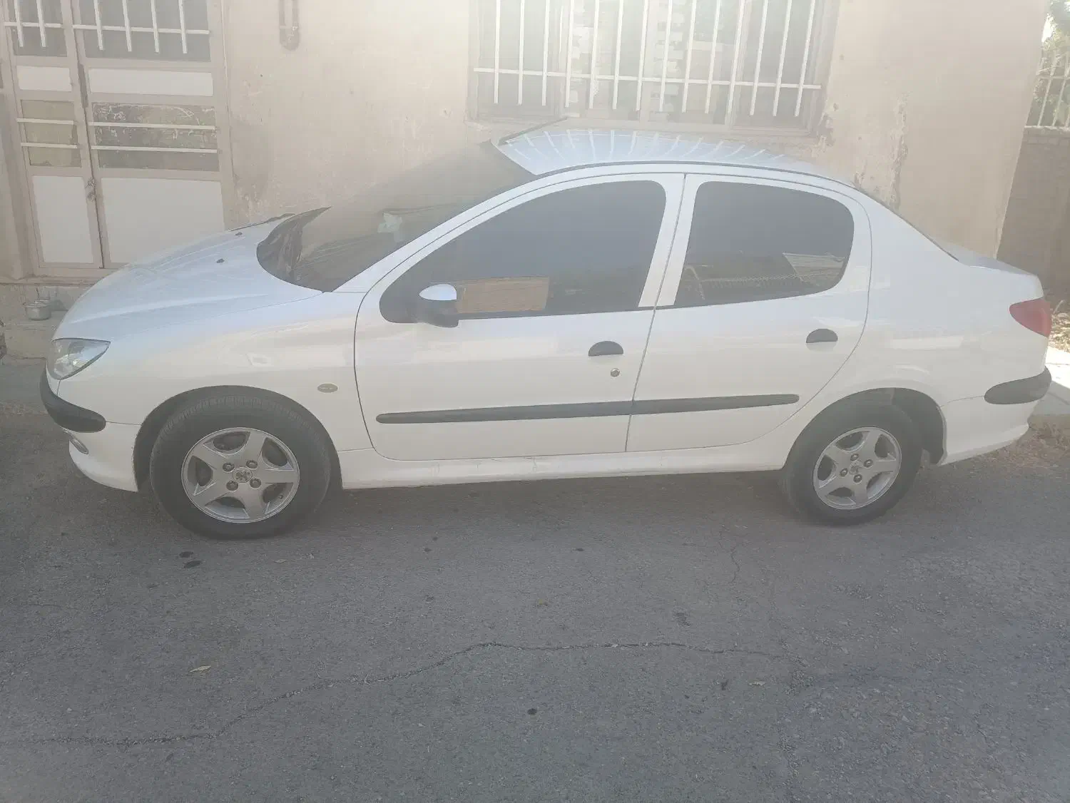پژو ۲۰۶ صندوق دار v8 - 1396