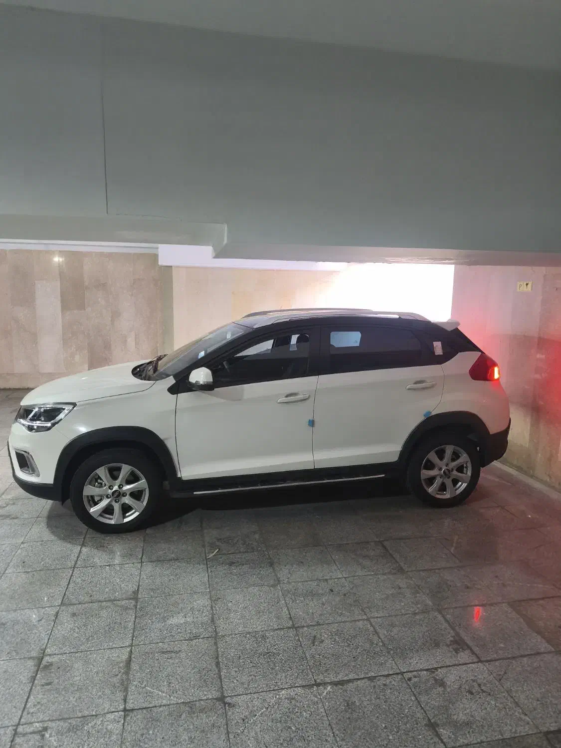 ام وی ام X22 دنده ای اسپرت لاکچری - 1400