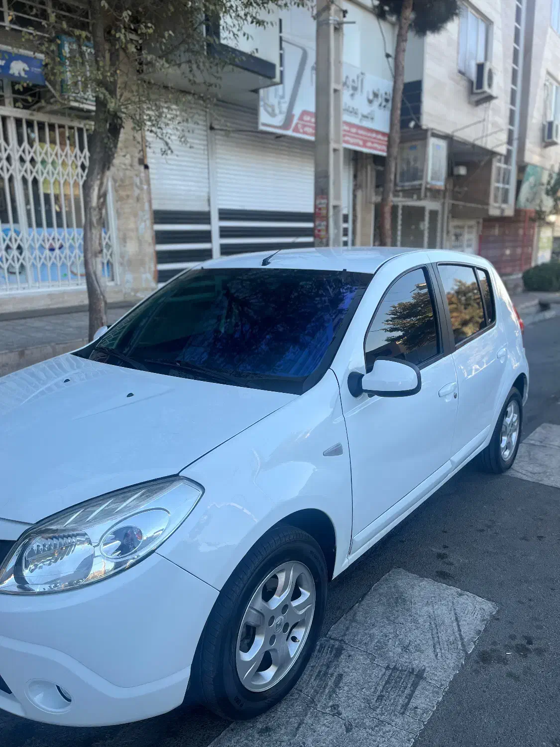 رنو ساندرو اتوماتیک - 1395