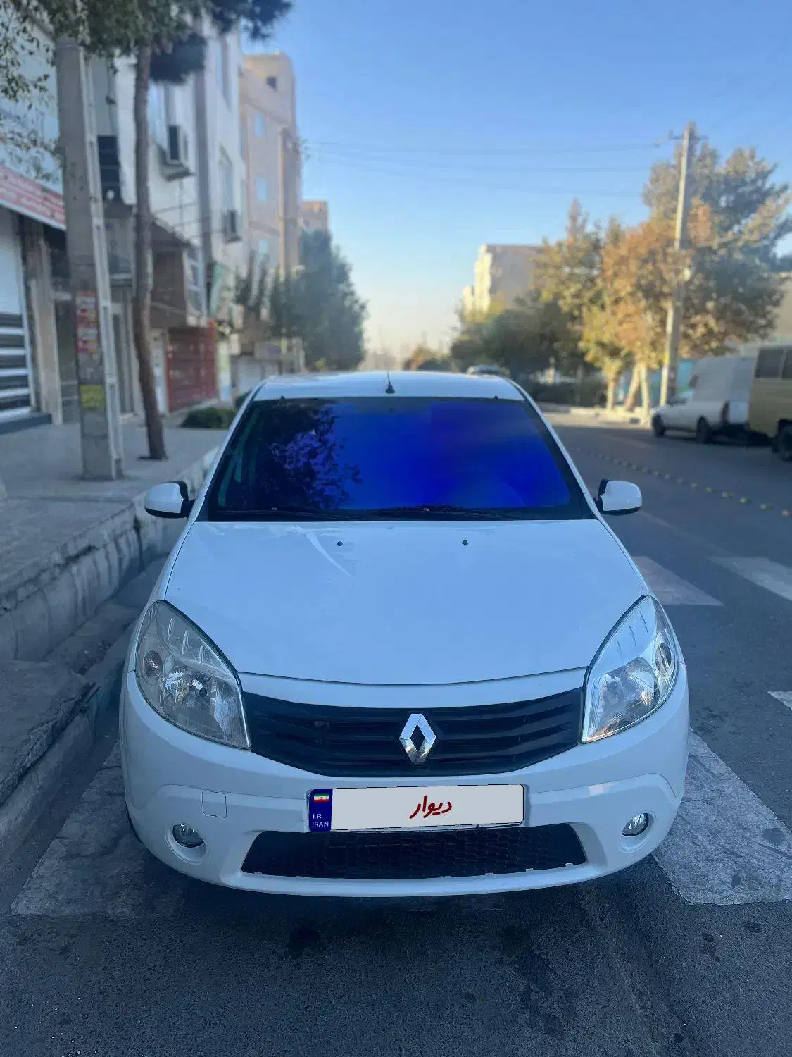 رنو ساندرو اتوماتیک - 1395