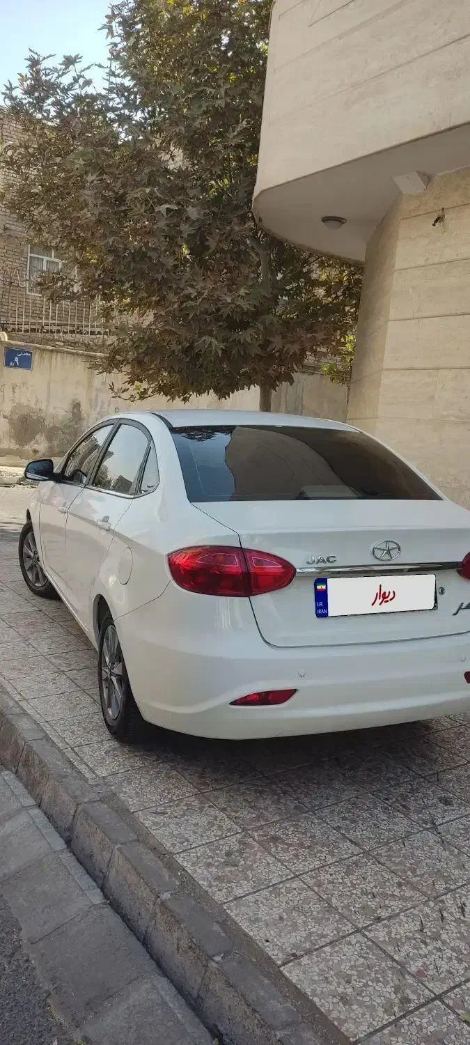 جک J4 اتوماتیک آپشنال - 1402