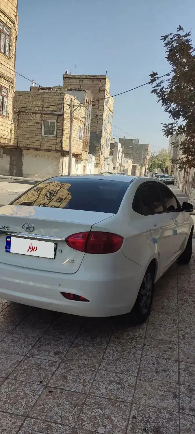 جک J4 اتوماتیک آپشنال - 1402