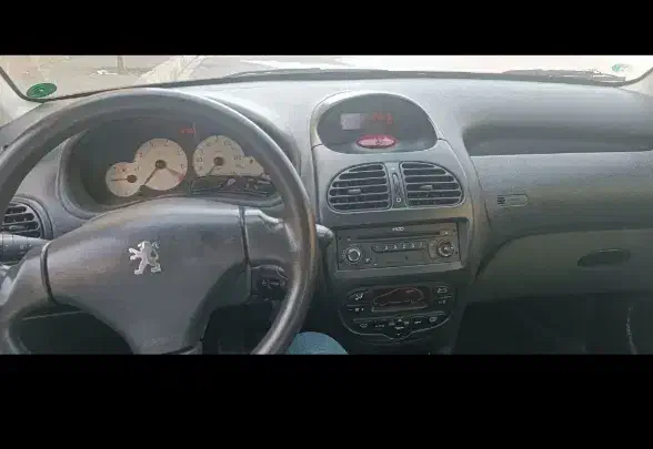 پژو ۲۰۶ صندوق دار v8 - 1393