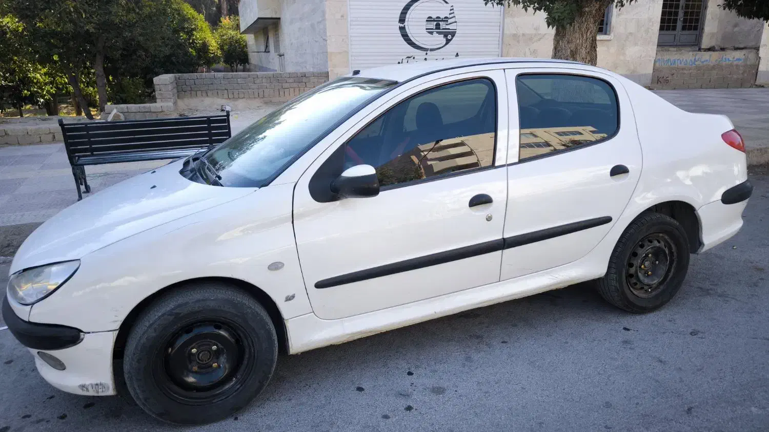 پژو ۲۰۶ صندوق دار v8 - 1395