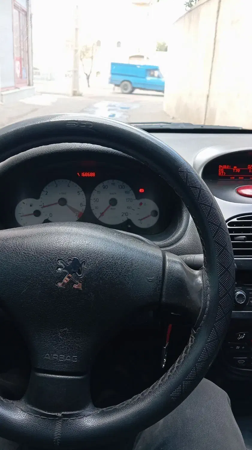 پژو ۲۰۶ صندوق دار v8 - 1395