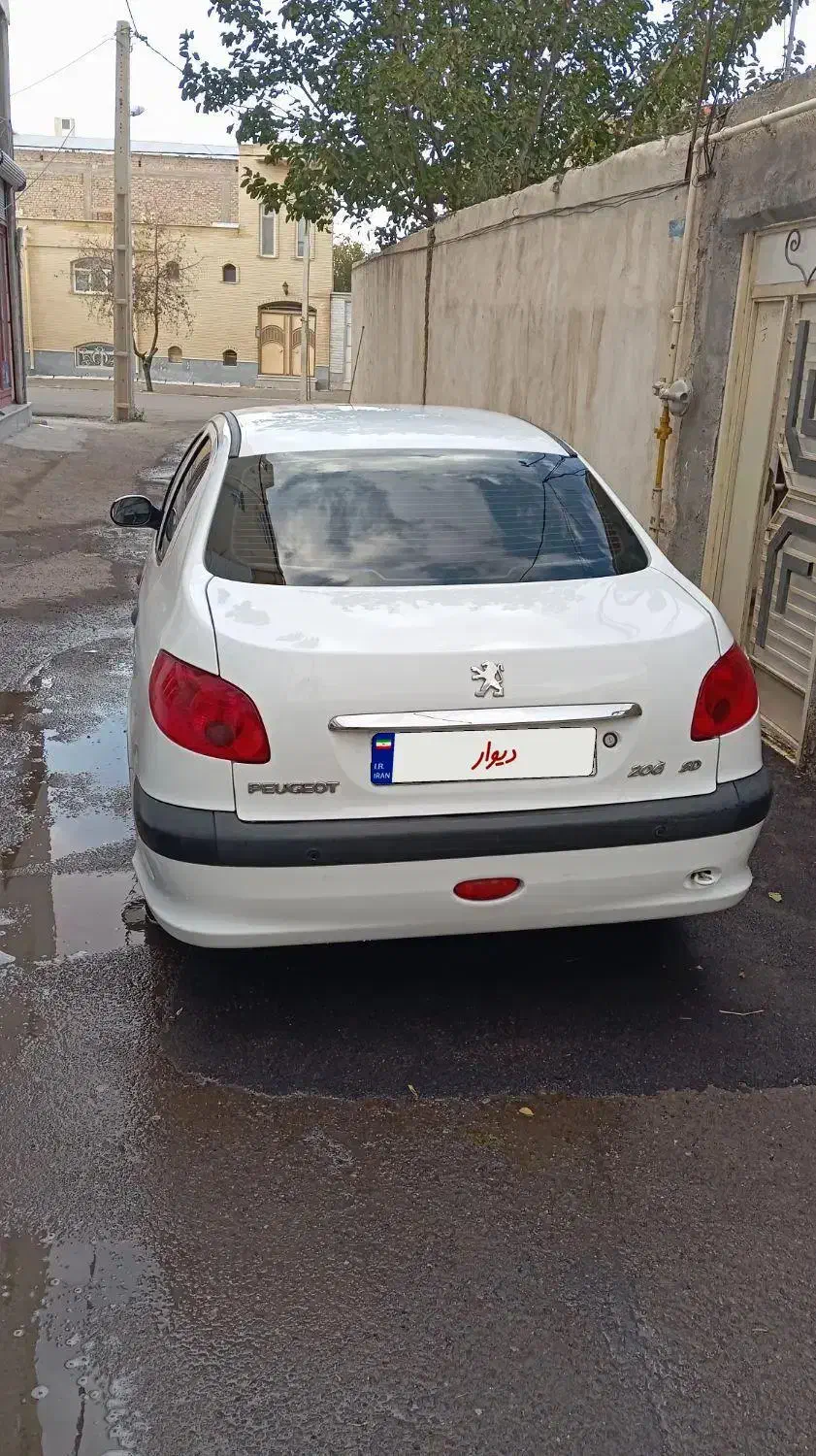 پژو ۲۰۶ صندوق دار v8 - 1395