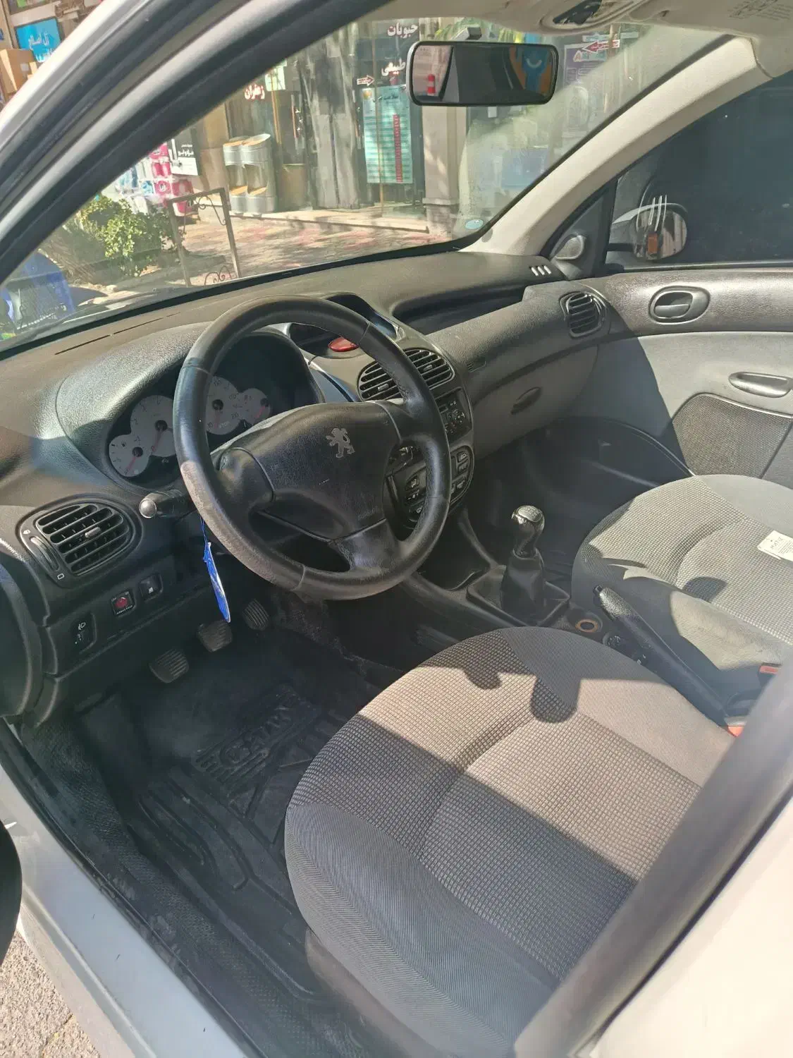 پژو ۲۰۶ صندوق دار v8 - 1396