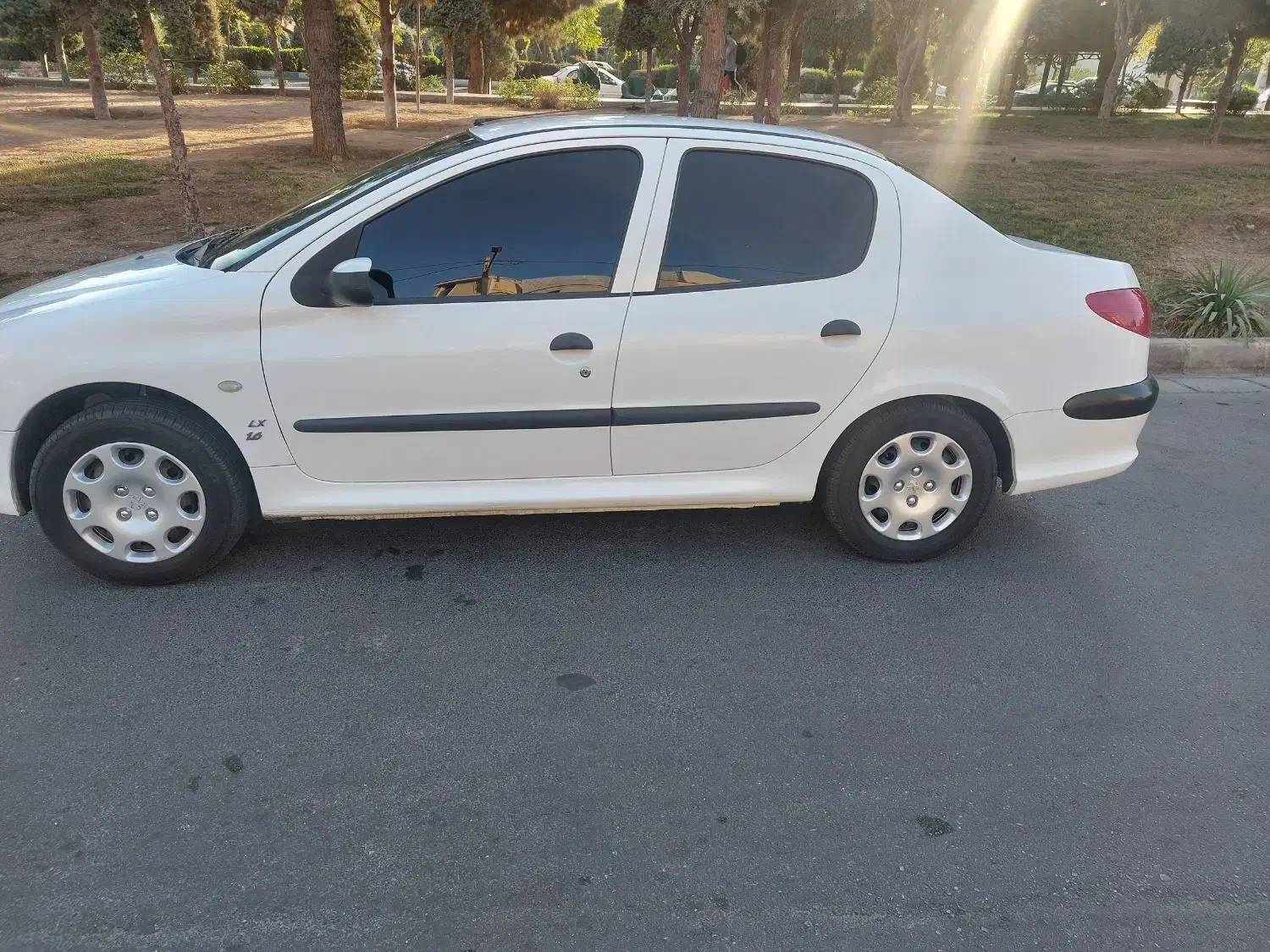 پژو ۲۰۶ صندوق دار v8 - 1398