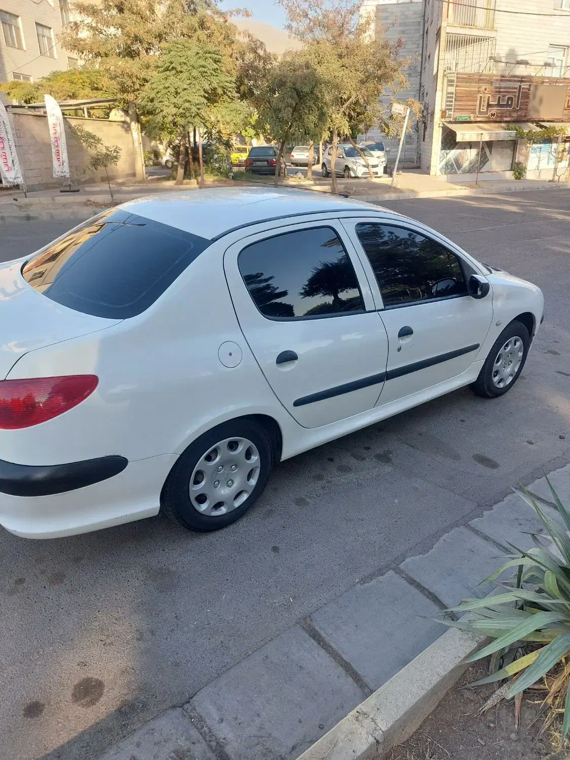 پژو ۲۰۶ صندوق دار v8 - 1398