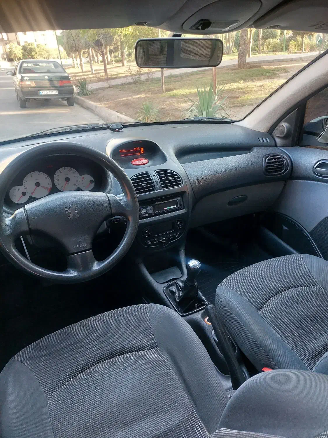 پژو ۲۰۶ صندوق دار v8 - 1398