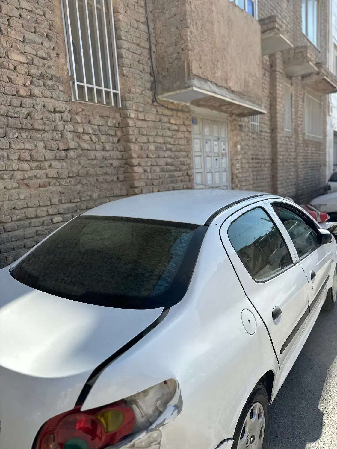 پژو ۲۰۶ صندوق دار v8 - 1396
