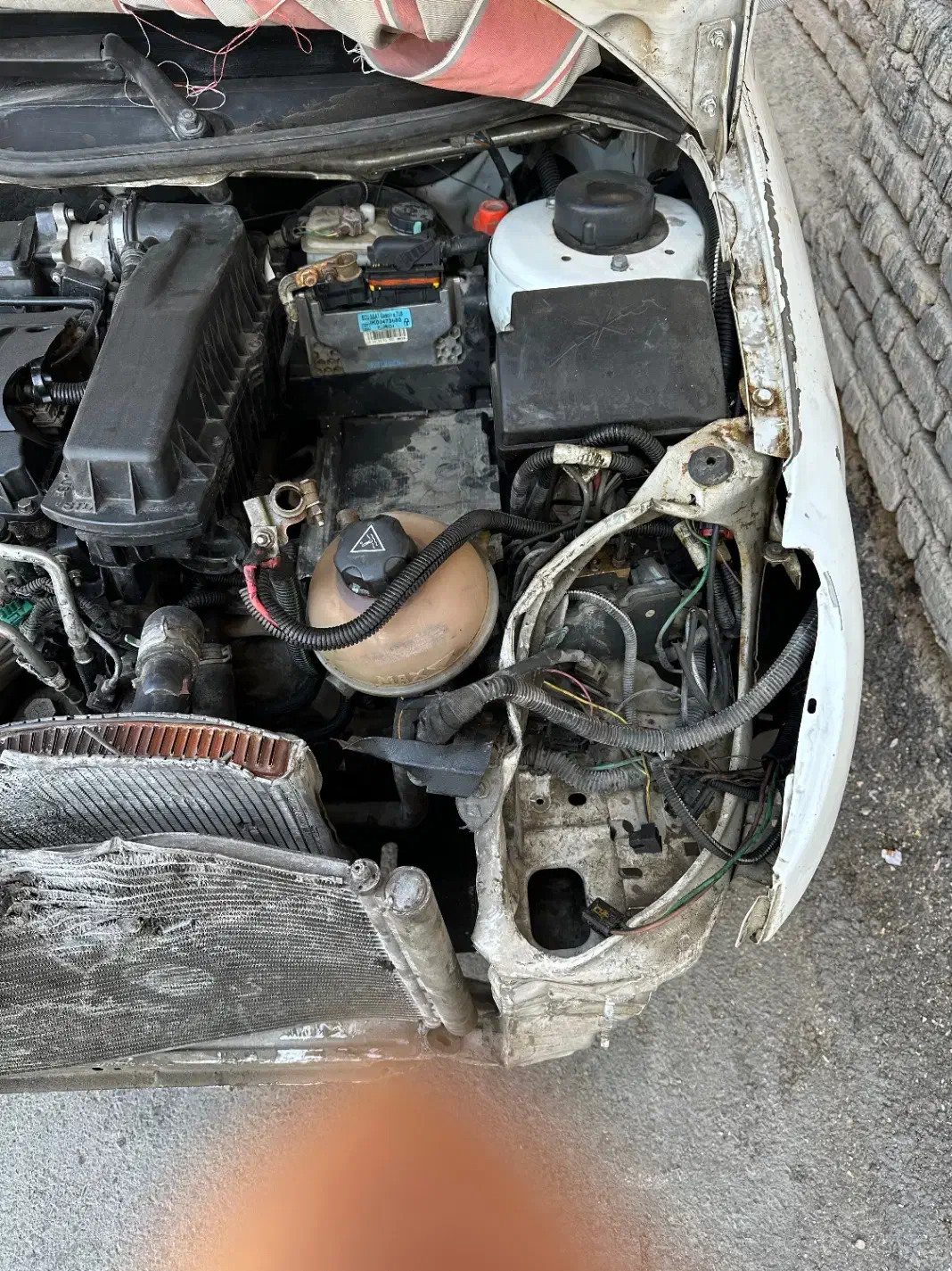 پژو ۲۰۶ صندوق دار v8 - 1396