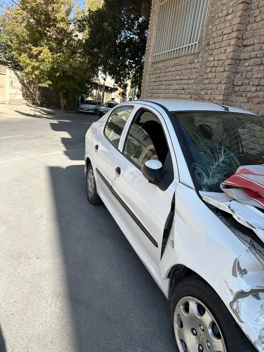 پژو ۲۰۶ صندوق دار v8 - 1396