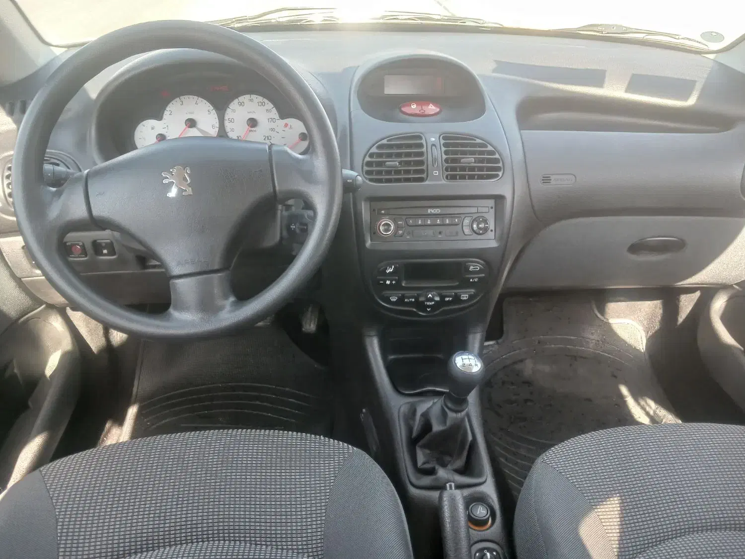 پژو ۲۰۶ صندوق دار v8 - 1399