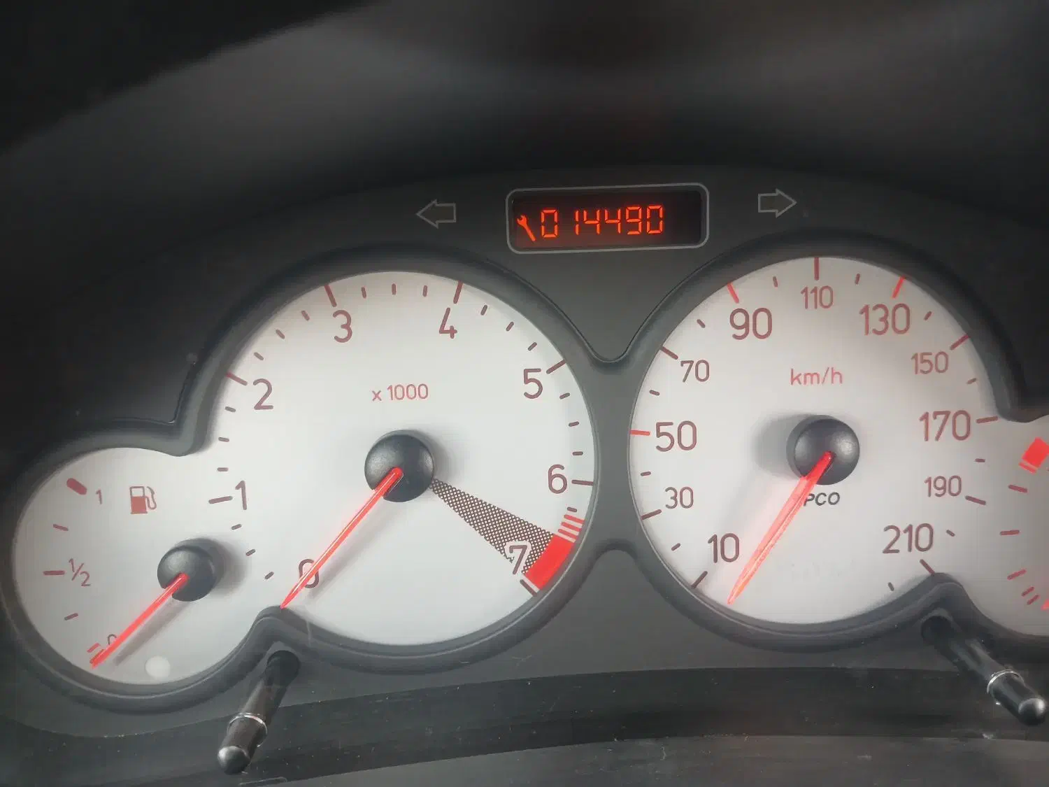 پژو ۲۰۶ صندوق دار v8 - 1399