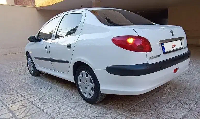 پژو ۲۰۶ صندوق دار v8 - 1393