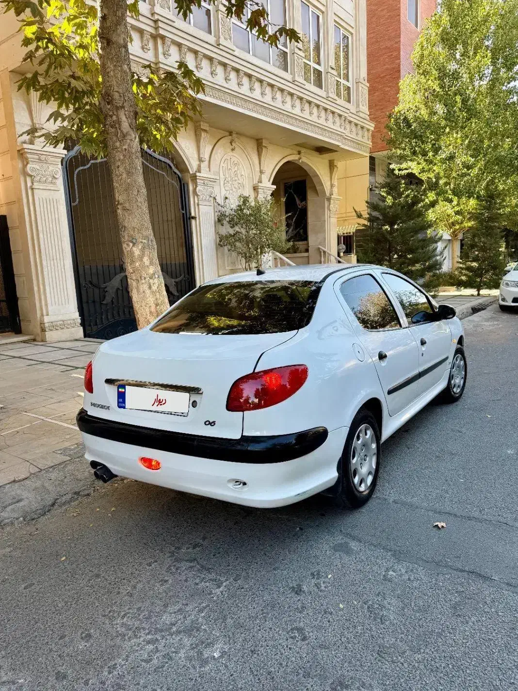 پژو ۲۰۶ صندوق دار v8 - 1395