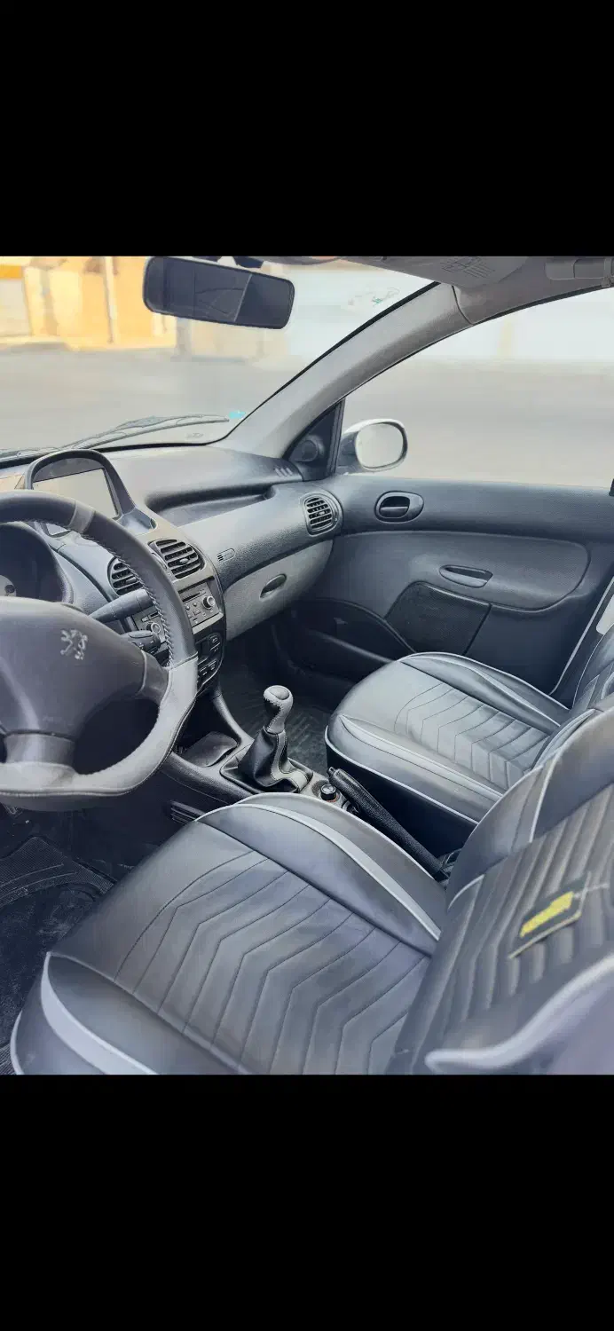 پژو ۲۰۶ صندوق دار v8 - 1393
