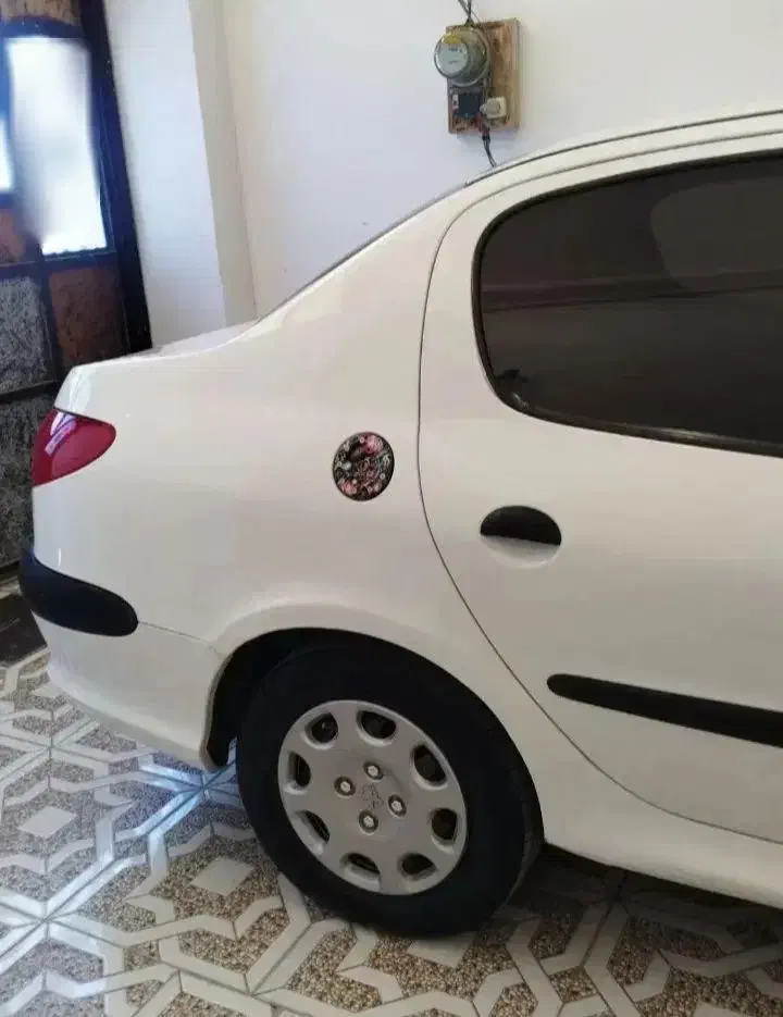 پژو ۲۰۶ صندوق دار v8 - 1394