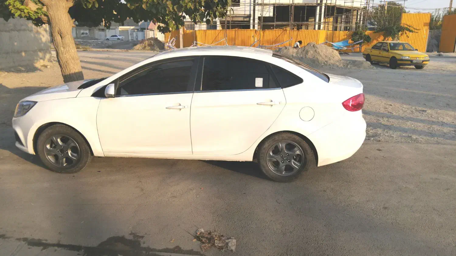 جک J4 اتوماتیک ساده - 1401