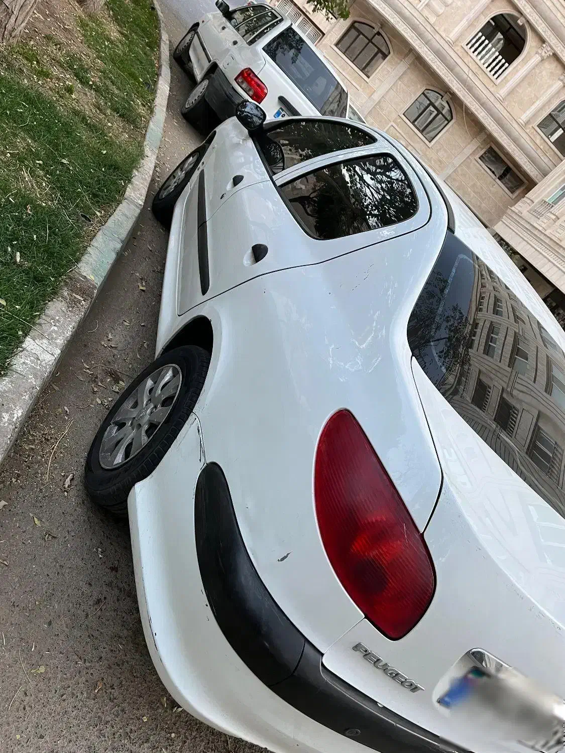 پژو ۲۰۶ صندوق دار v8 - 1397