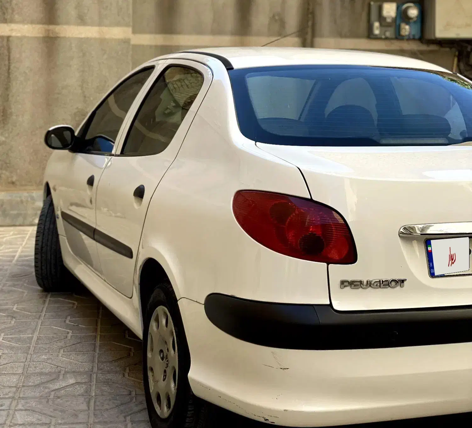 پژو ۲۰۶ صندوق دار v8 - 1392