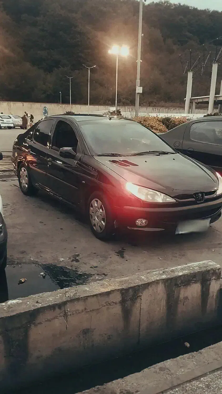 پژو ۲۰۶ صندوق دار v8 - 1397