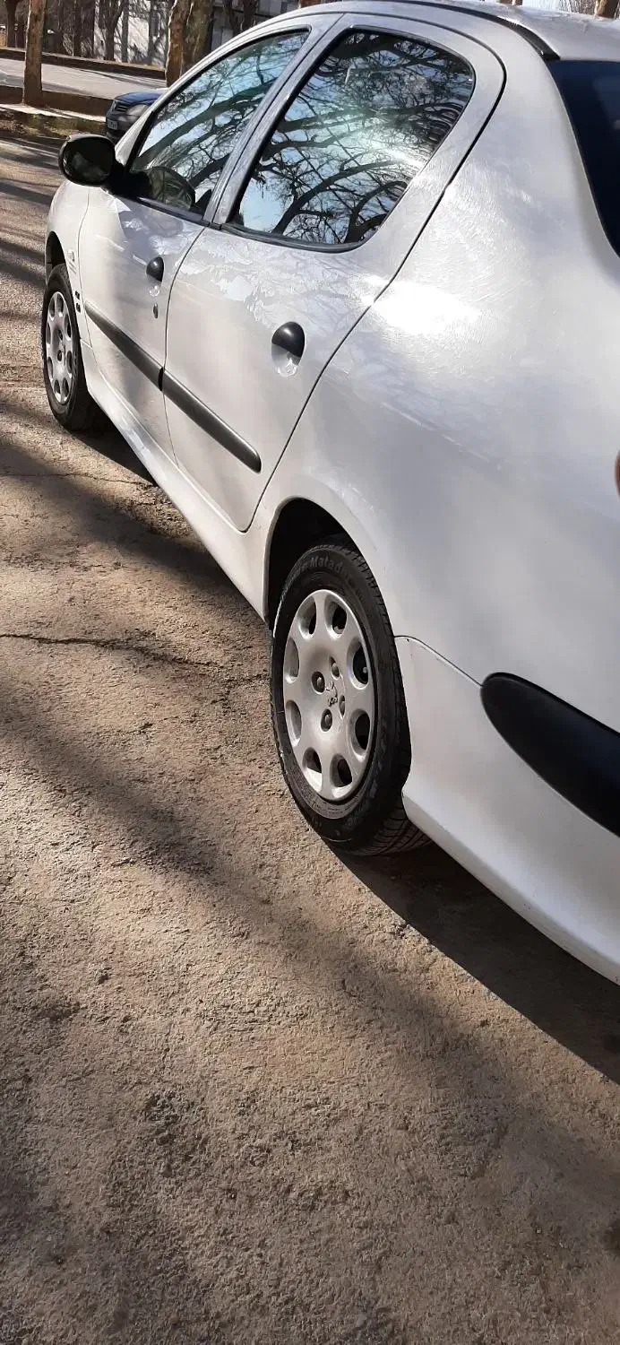 پژو ۲۰۶ صندوق دار v8 - 1393