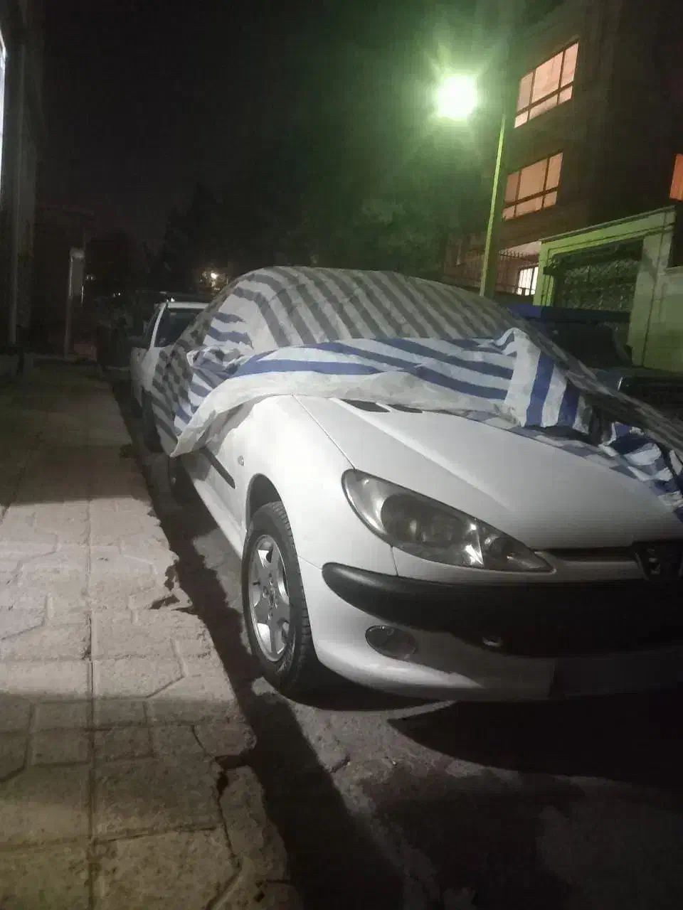 پژو ۲۰۶ صندوق دار v8 - 1399
