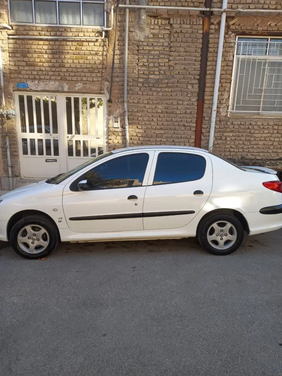 پژو ۲۰۶ صندوق دار v8 - 1399