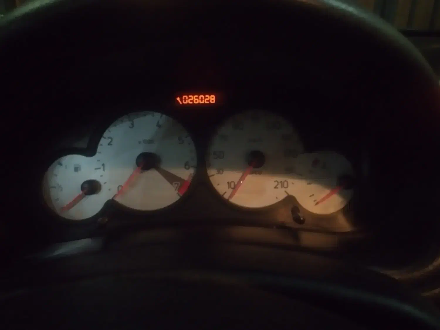 پژو ۲۰۶ صندوق دار v8 - 1399