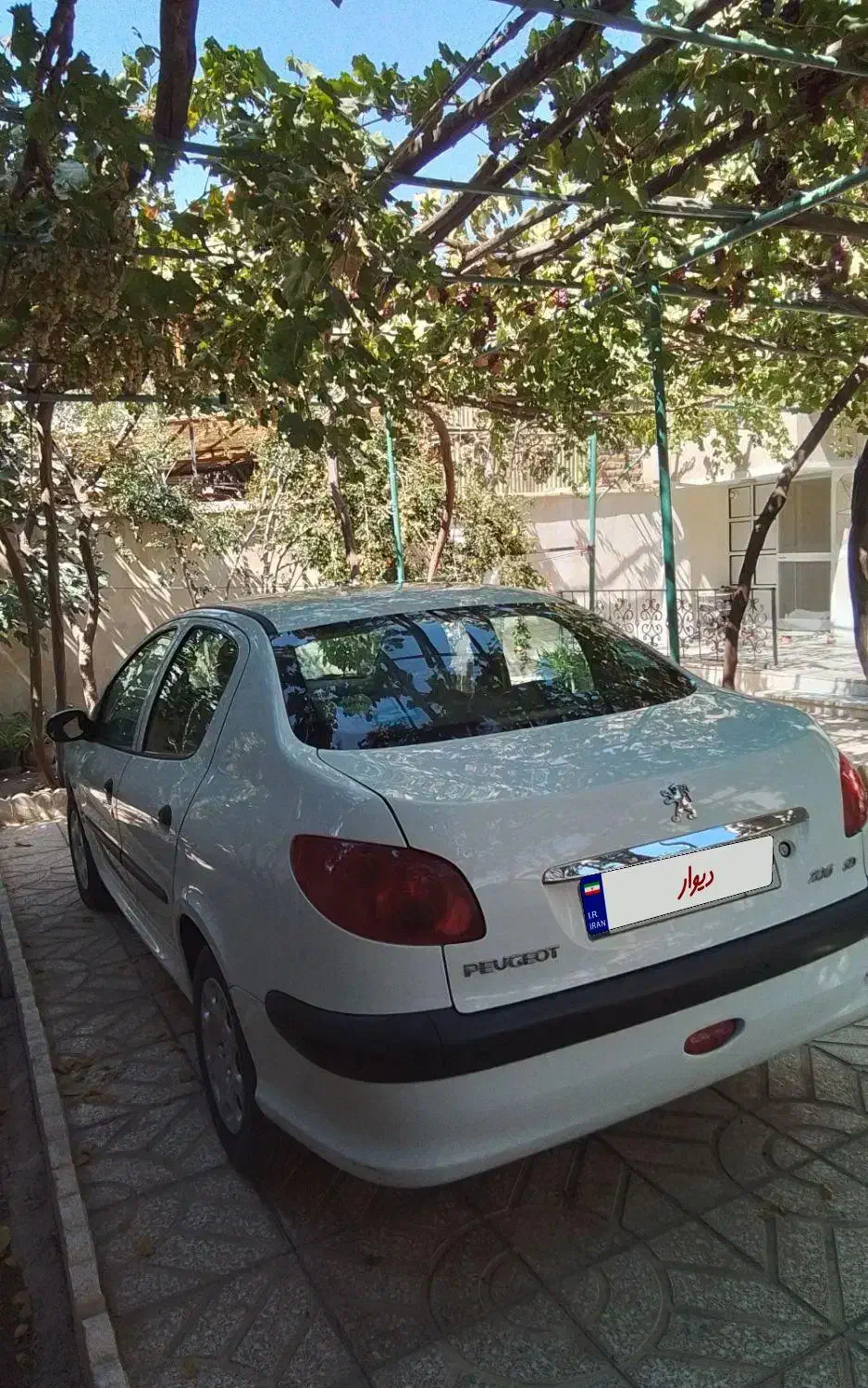 پژو ۲۰۶ صندوق دار v8 - 1398