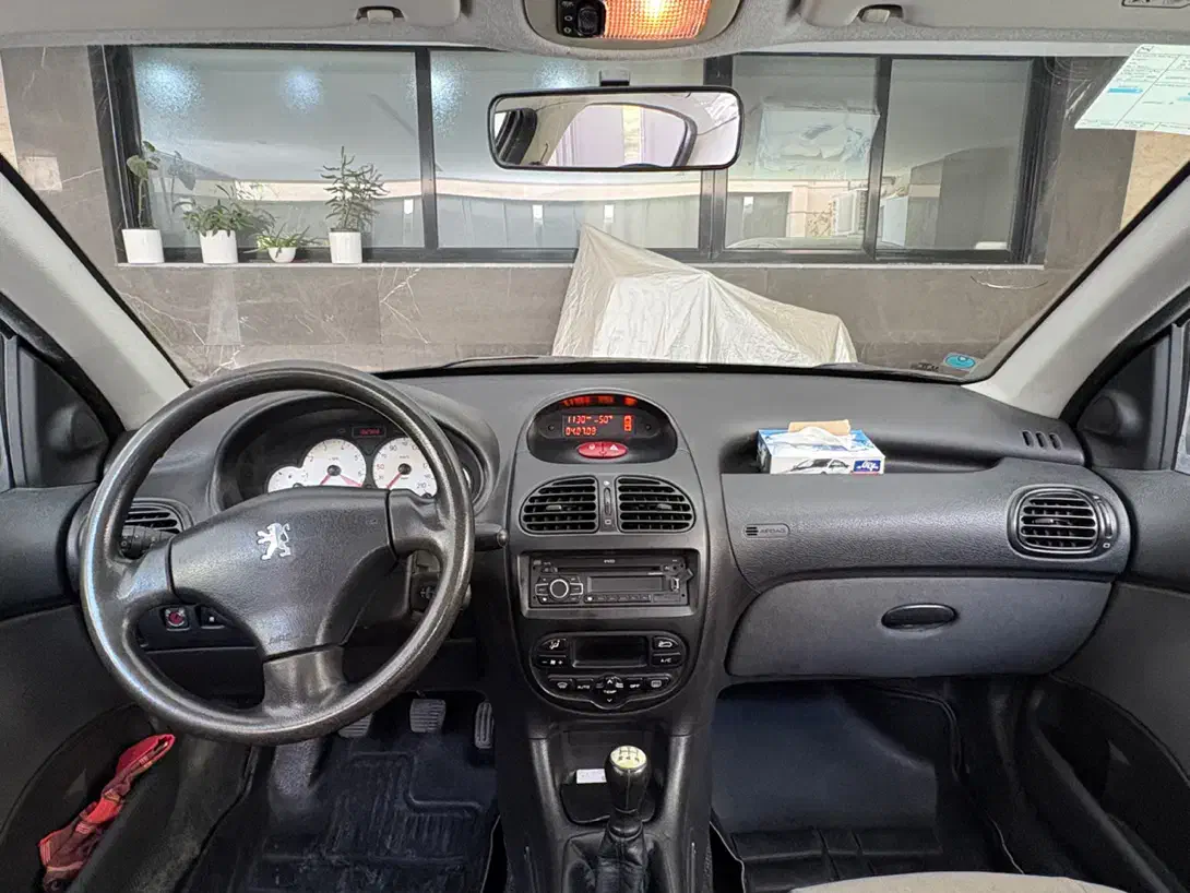 پژو ۲۰۶ صندوق دار v8 - 1393