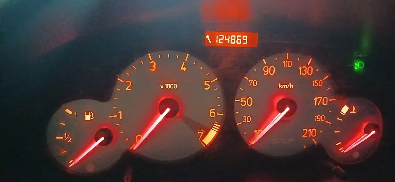 پژو ۲۰۶ صندوق دار v8 - 1396