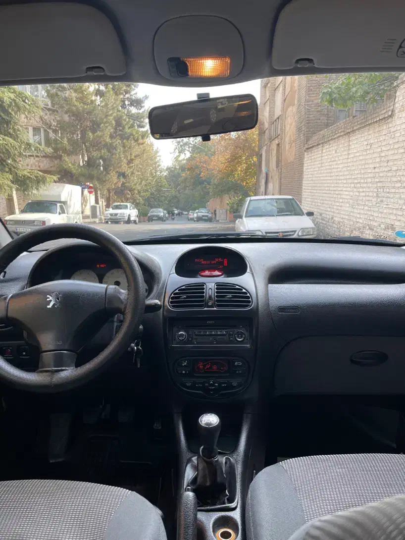پژو ۲۰۶ صندوق دار v8 - 1394