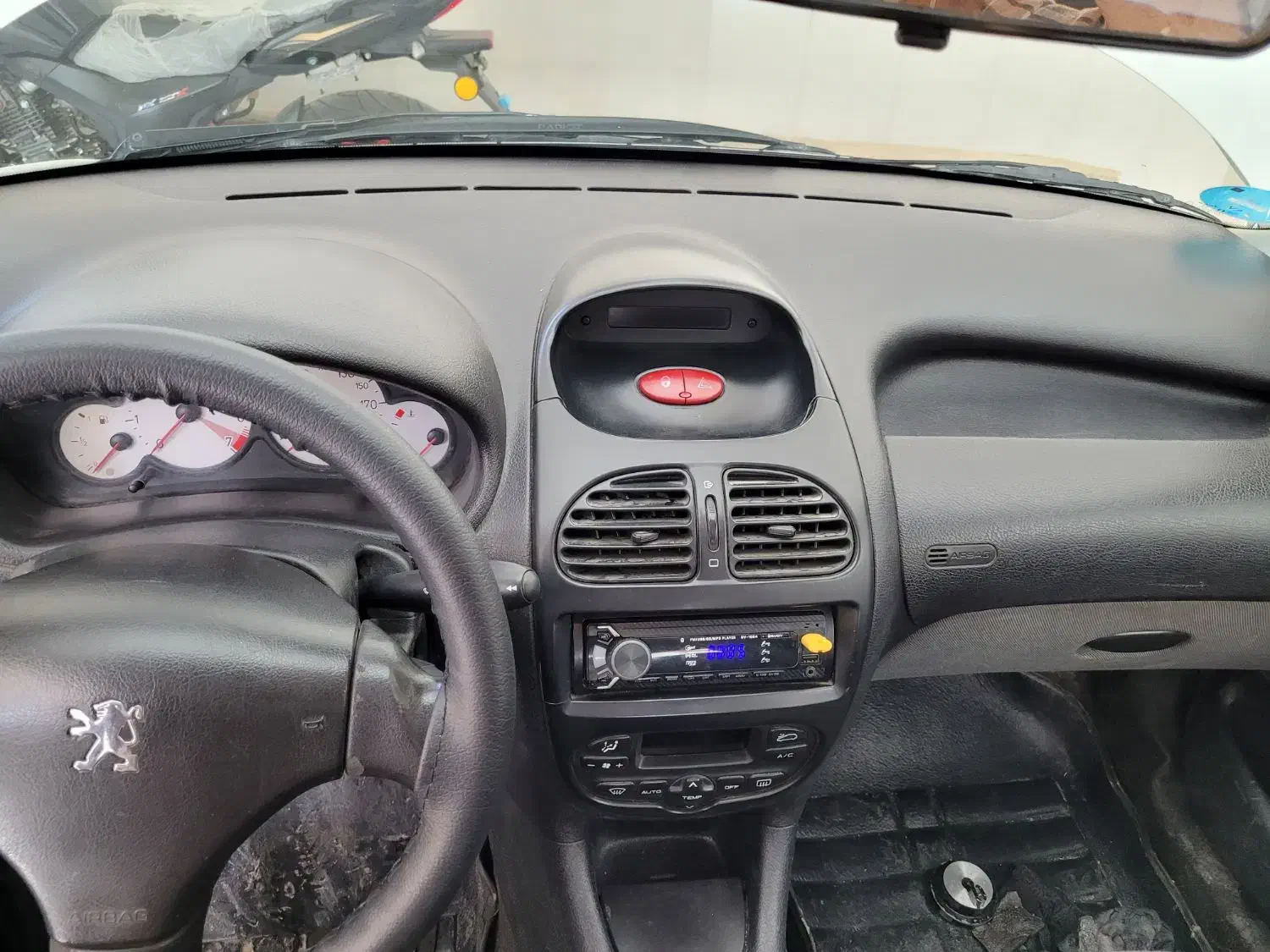 پژو ۲۰۶ صندوق دار v8 - 1391