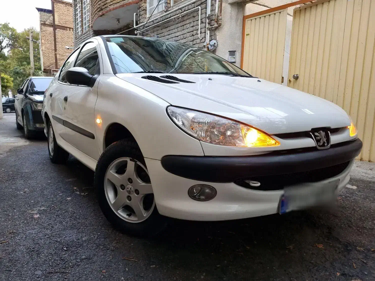 پژو ۲۰۶ صندوق دار v8 - 1394