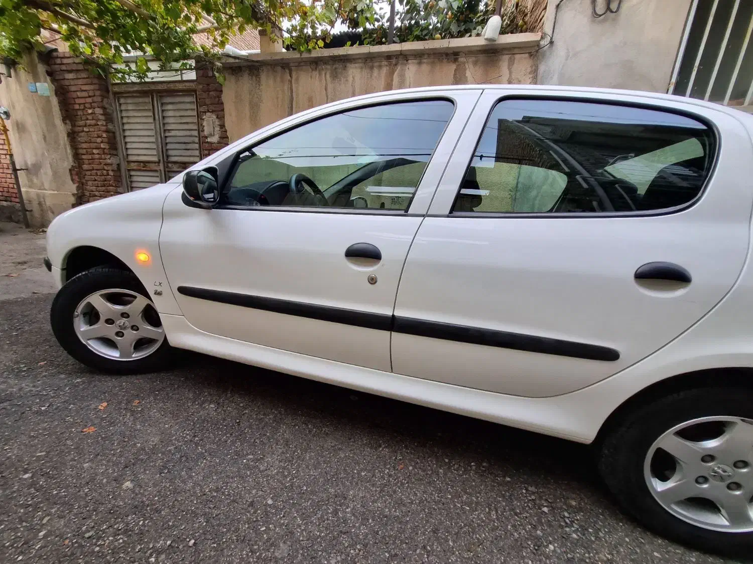 پژو ۲۰۶ صندوق دار v8 - 1394