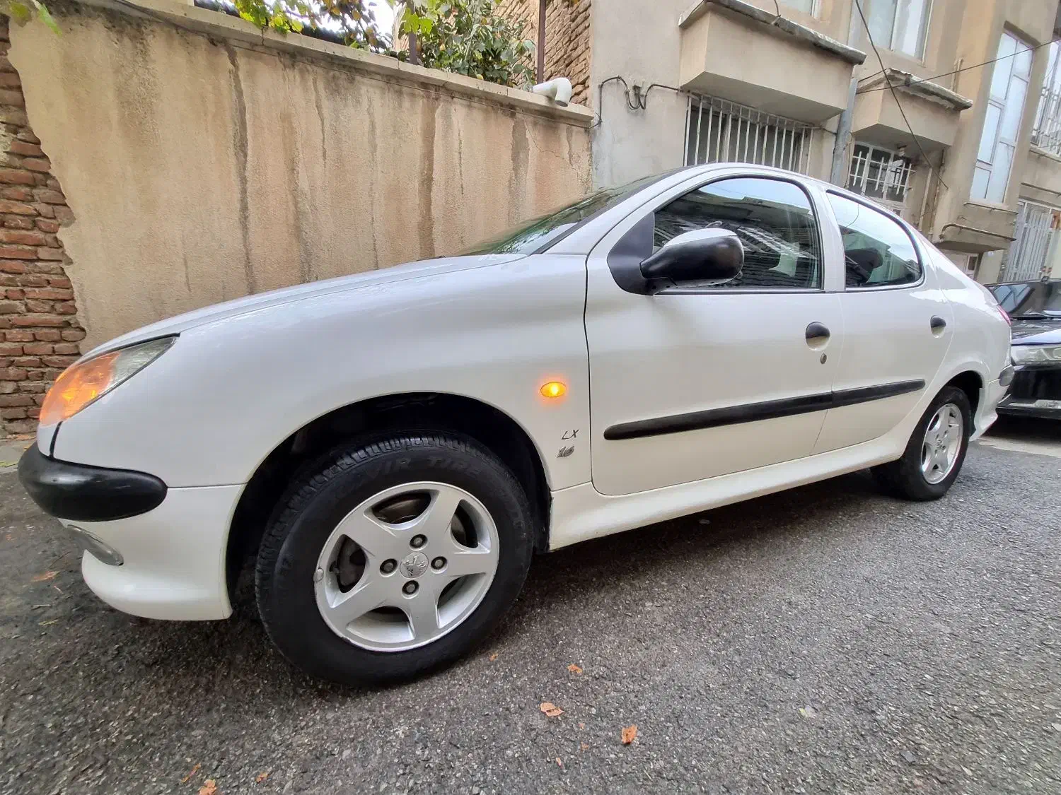 پژو ۲۰۶ صندوق دار v8 - 1394