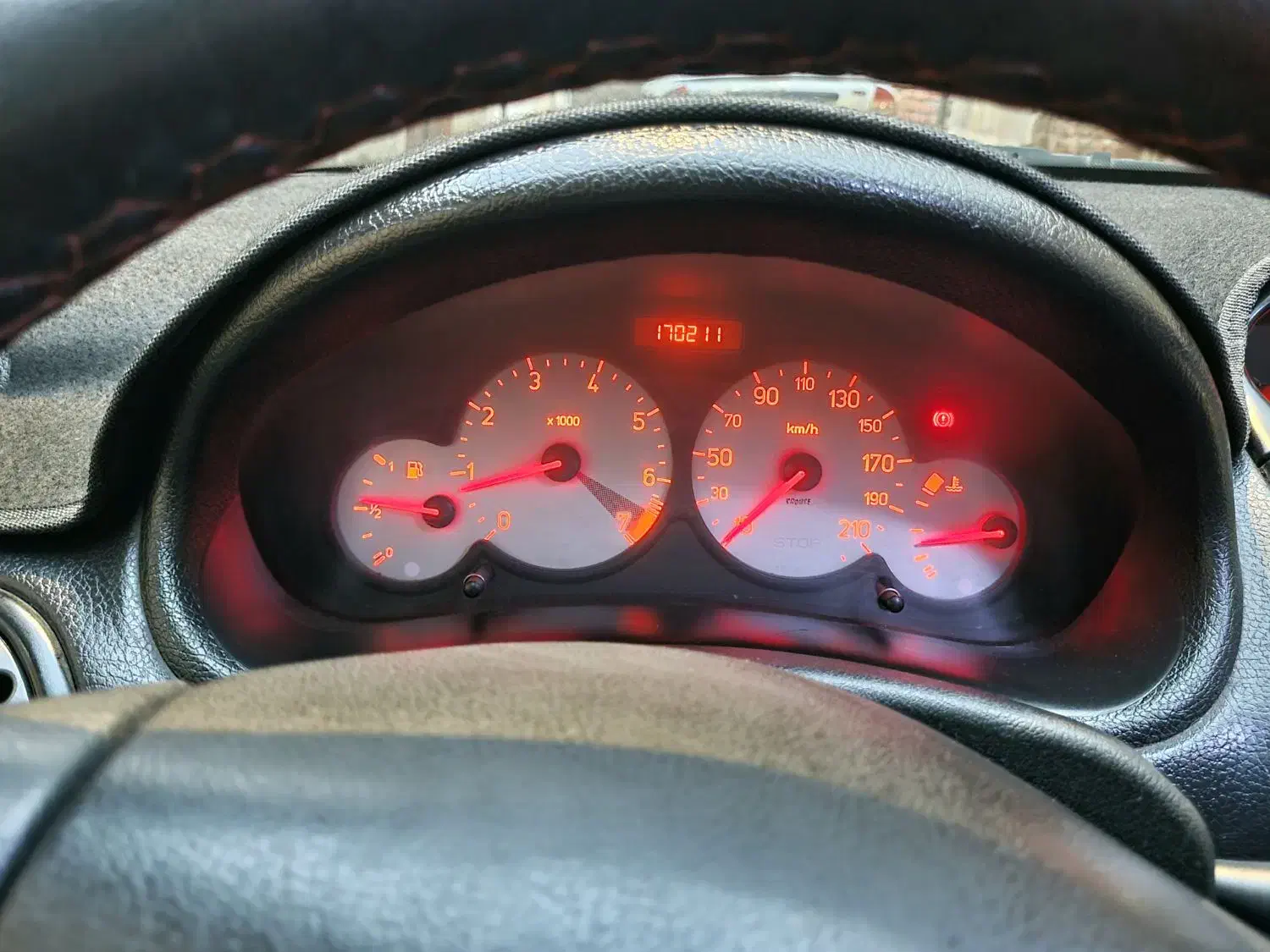 پژو ۲۰۶ صندوق دار v8 - 1394