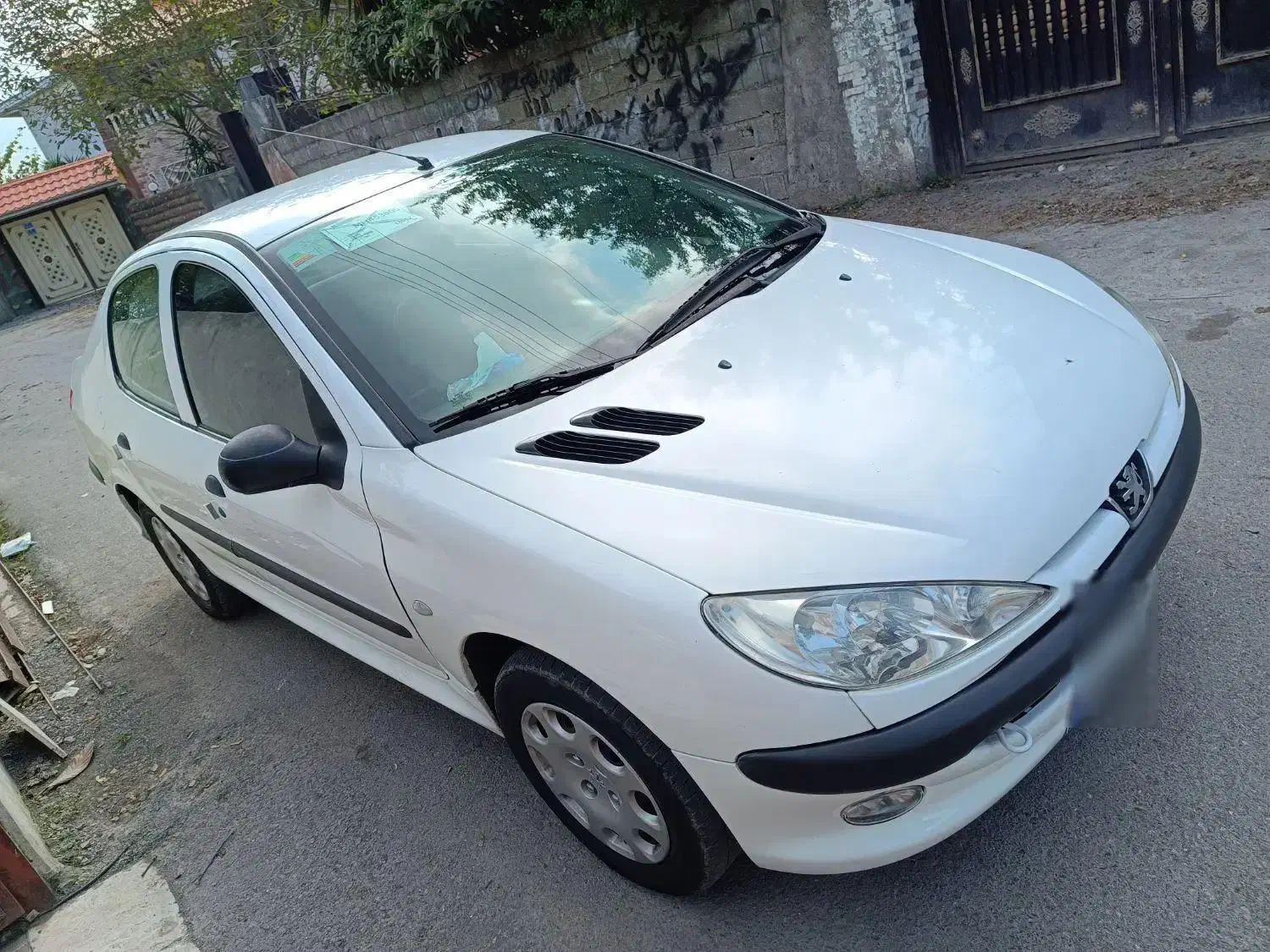 پژو ۲۰۶ صندوق دار v8 - 1393