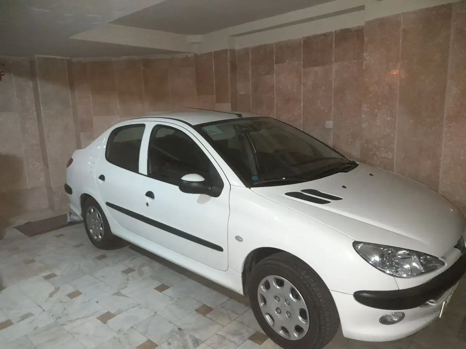 پژو ۲۰۶ صندوق دار v8 - 1396