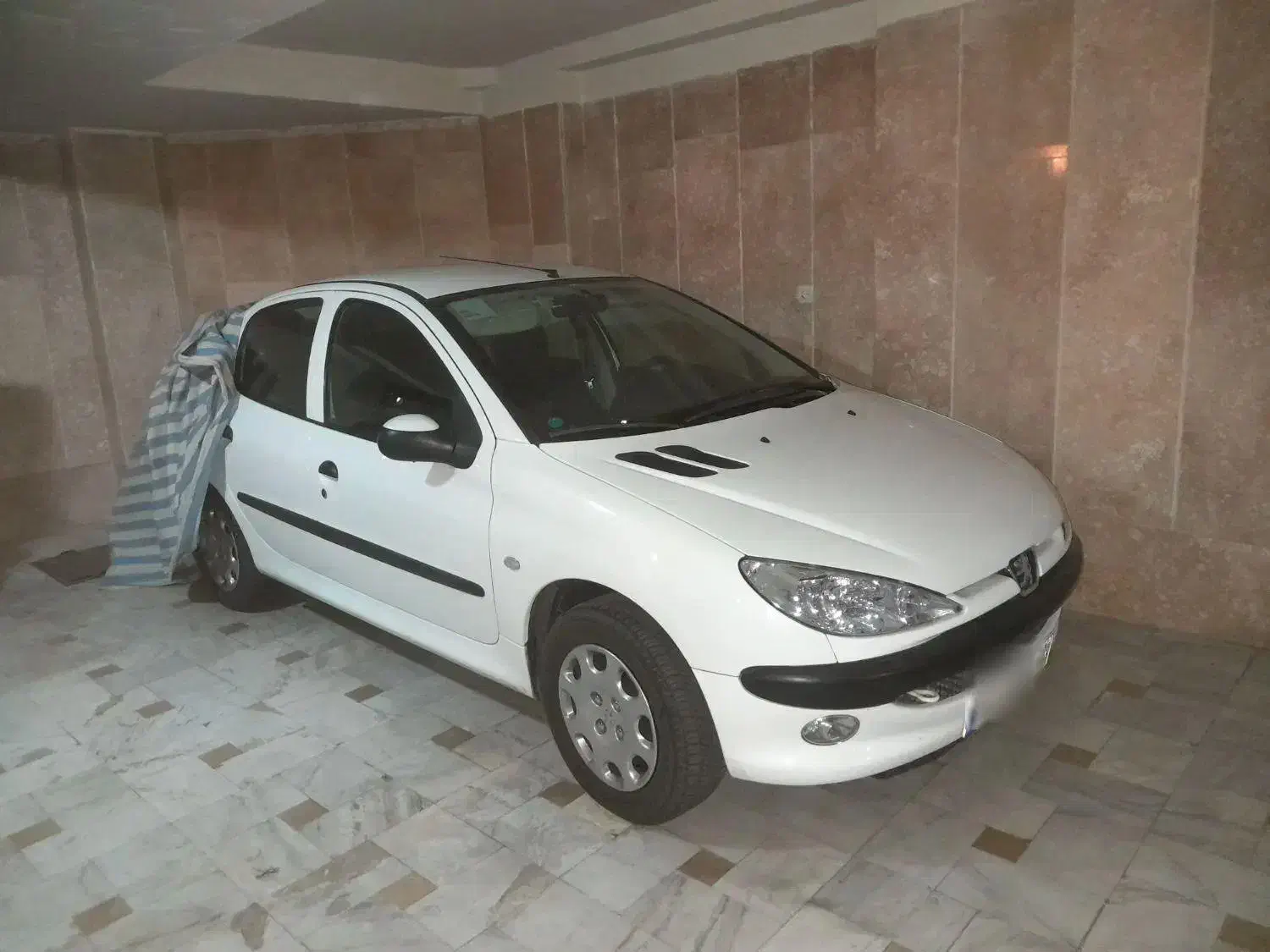 پژو ۲۰۶ صندوق دار v8 - 1396