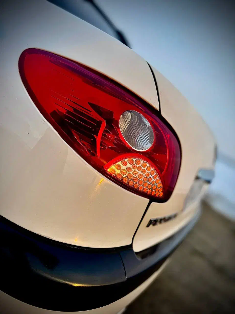 پژو ۲۰۶ صندوق دار v8 - 1394